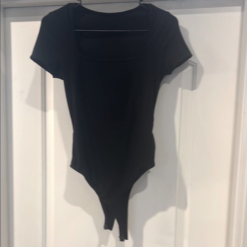 SHEIN sz small black square neck ribbed bodysuit